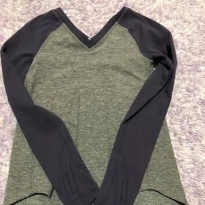 ❌Ivivva 4 V-Neck Shirt